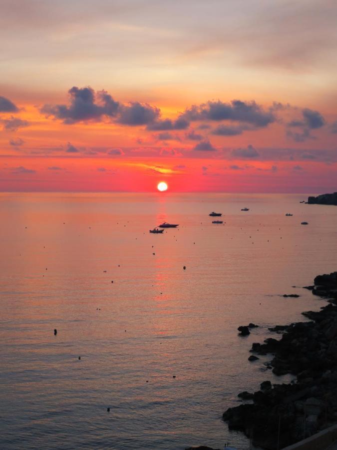 Maltaholiday Seafront Penthouse Apartman Mellieħa Kültér fotó