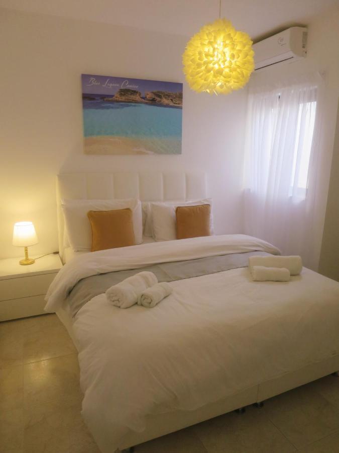 Maltaholiday Seafront Penthouse Apartman Mellieħa Kültér fotó